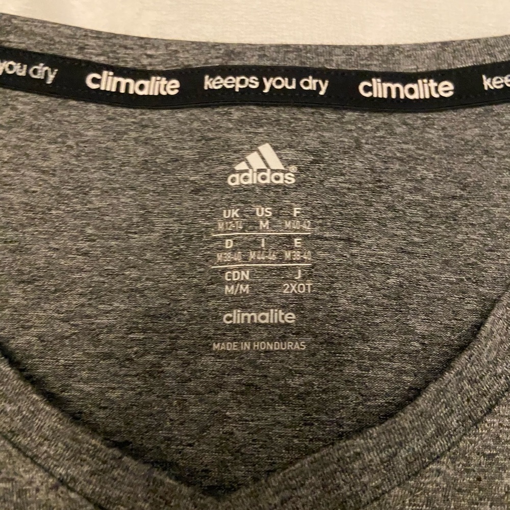 Set of 2 Adidas long sleeve workout shirts - Picture 7 of 7